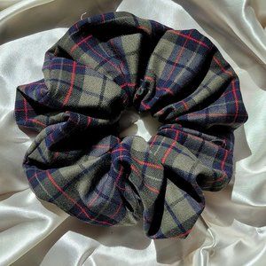 2 for 25! Giant scrunchies!
